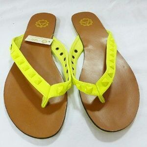 Amrita Singh flip flop thong sandals size 7 yellow